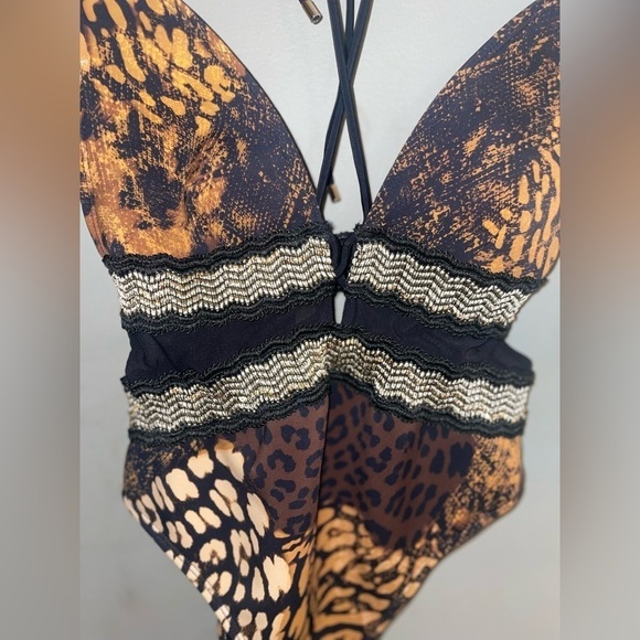 New! River Island High Apex One-Piece Size 4 NWT - Picture 4 of 5